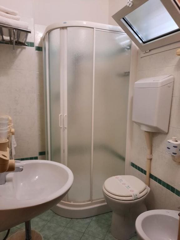 Basic Triple Room room - Image 1