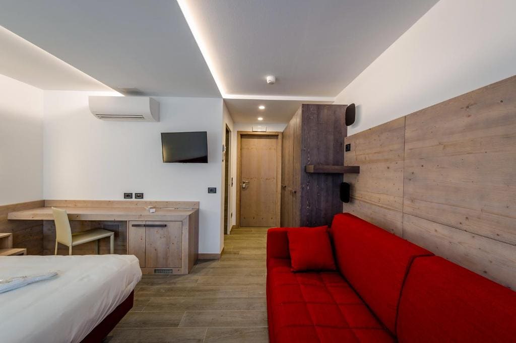 Comfort Quadruple Room room - Image 3