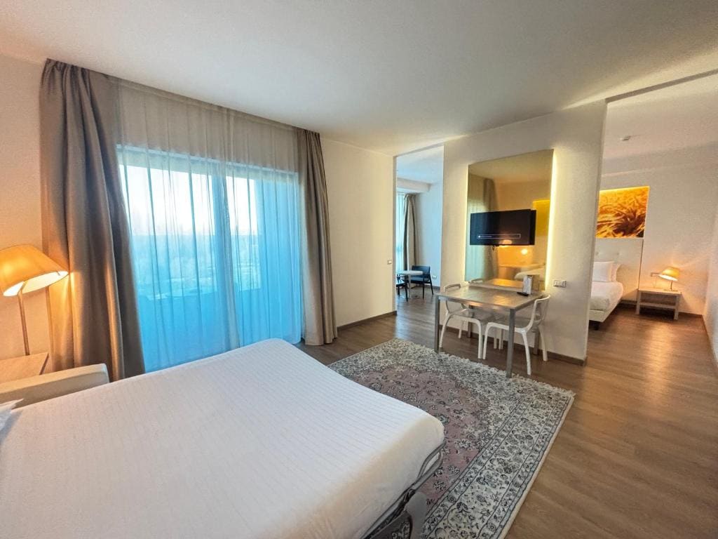Family Room with Balcony room - Image 1