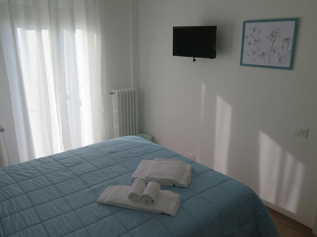 Double Room with Balcony room - Image 3