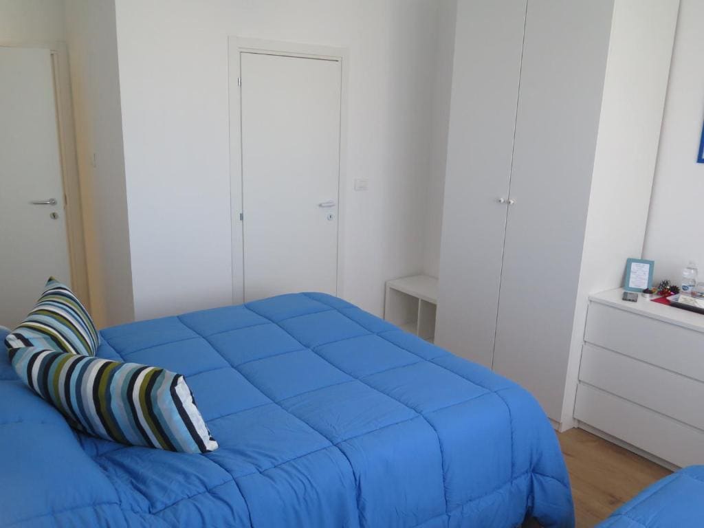 Superior Triple Room room - Image 3