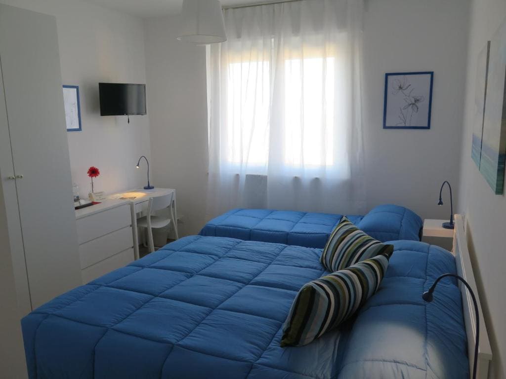 Superior Triple Room room - Image 2