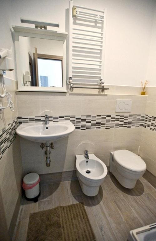 Double or Twin Room with Private Bathroom room - Image 2