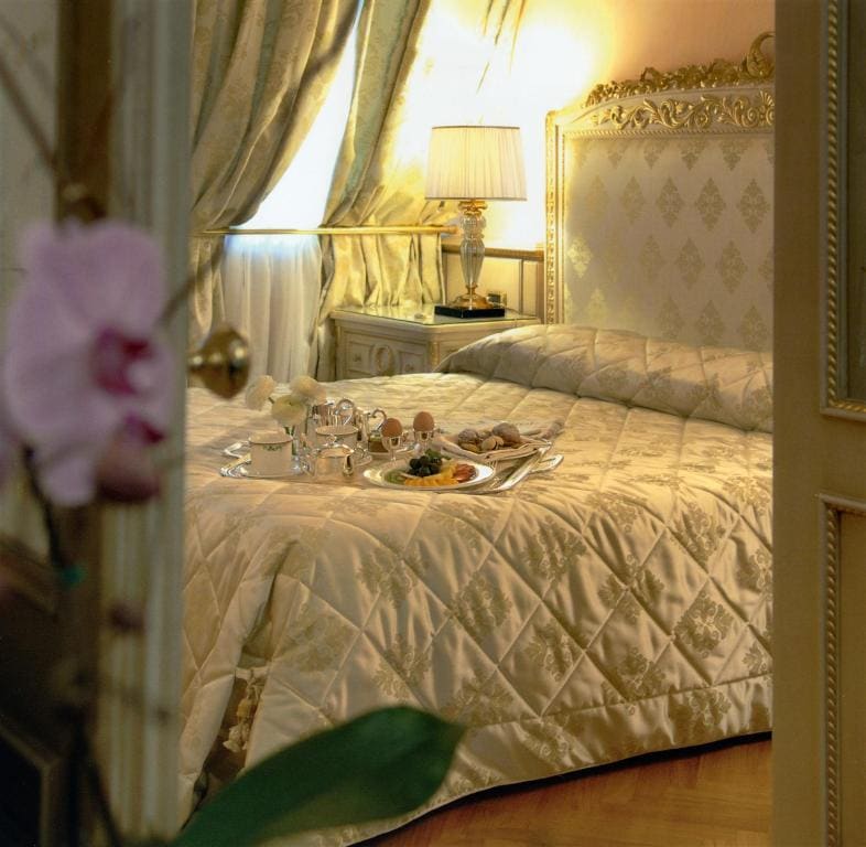 Standard Double or Twin Room room - Image 1