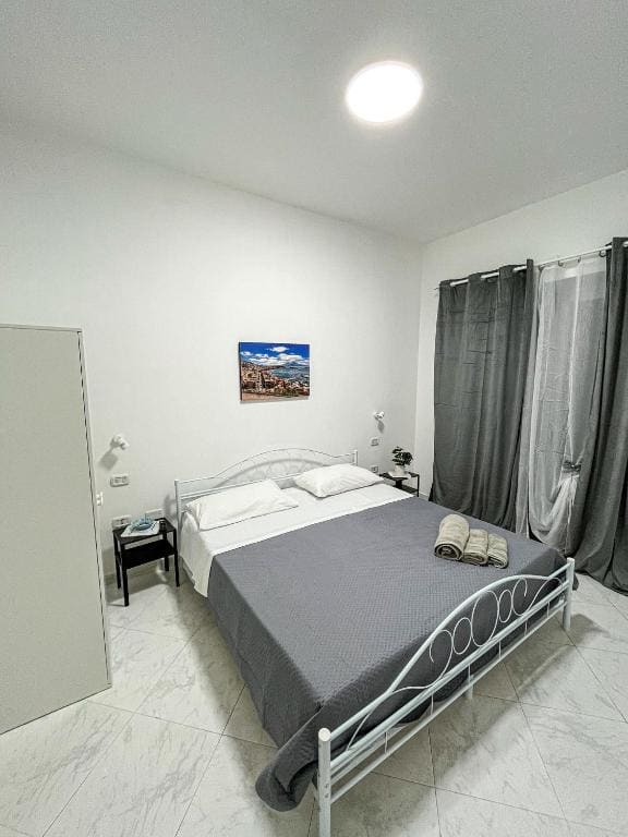 Double Room with Private Bathroom room - Image 2