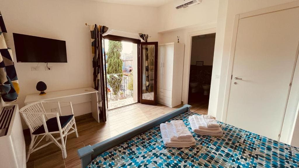 Double Room with Private Bathroom room - Image 1