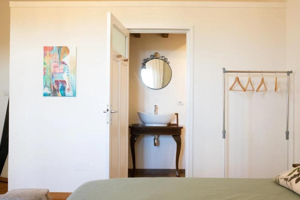 Double Room with Sea View room - Image 2