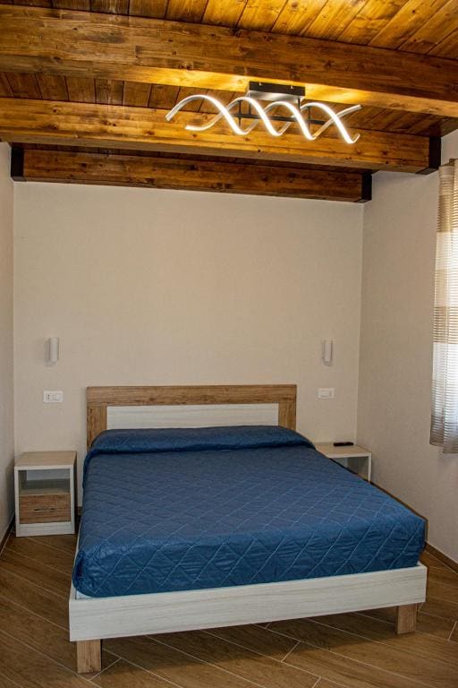 Large Double Room room - Image 2