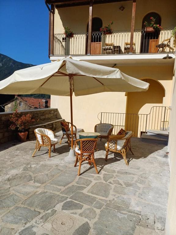 Double Room with Mountain View room - Image 2