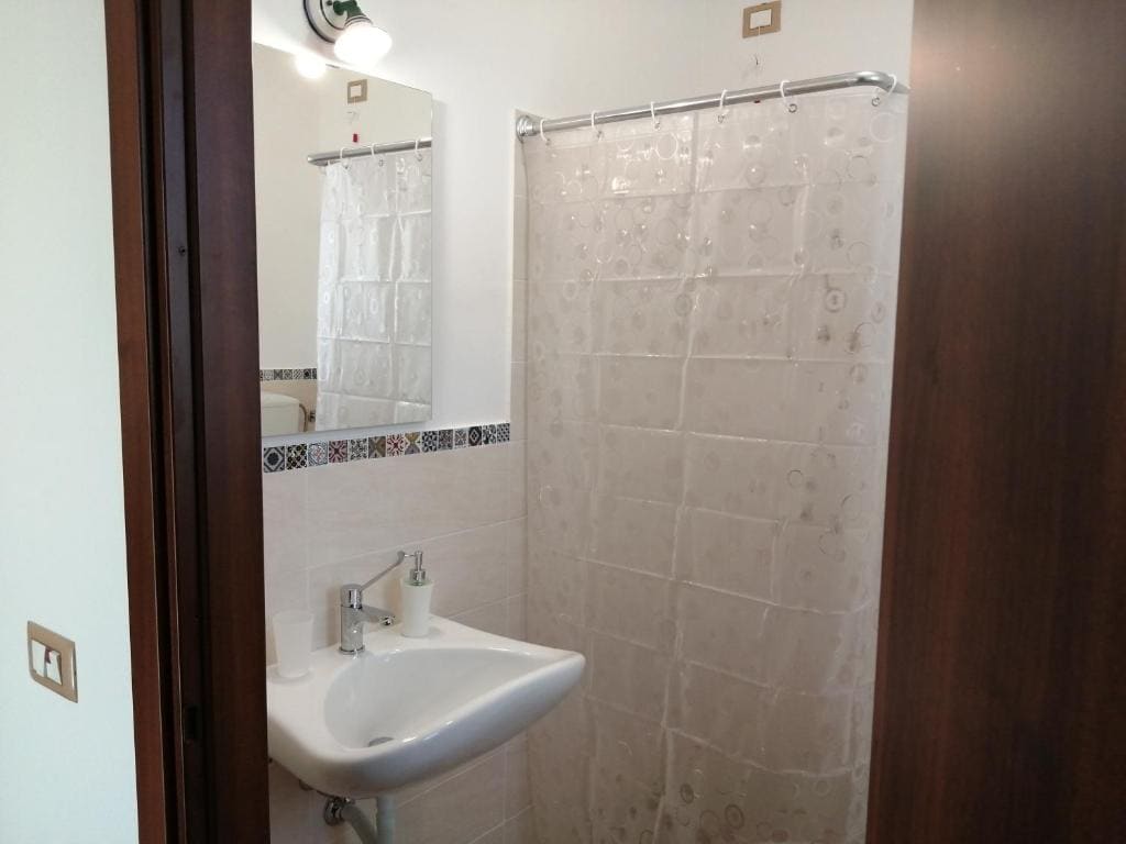 Double Room with Private Bathroom room - Image 3