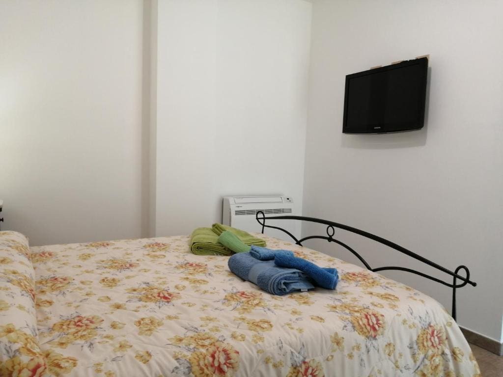 Double Room with Private Bathroom room - Image 2