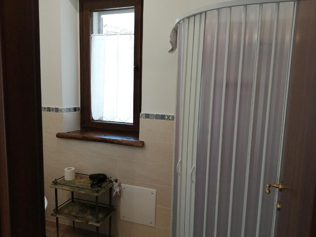 Quadruple Room with Private Bathroom room - Image 2