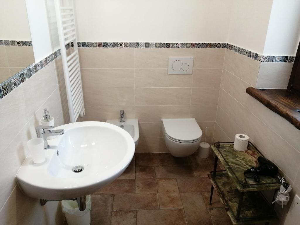 Quadruple Room with Private Bathroom room - Image 3