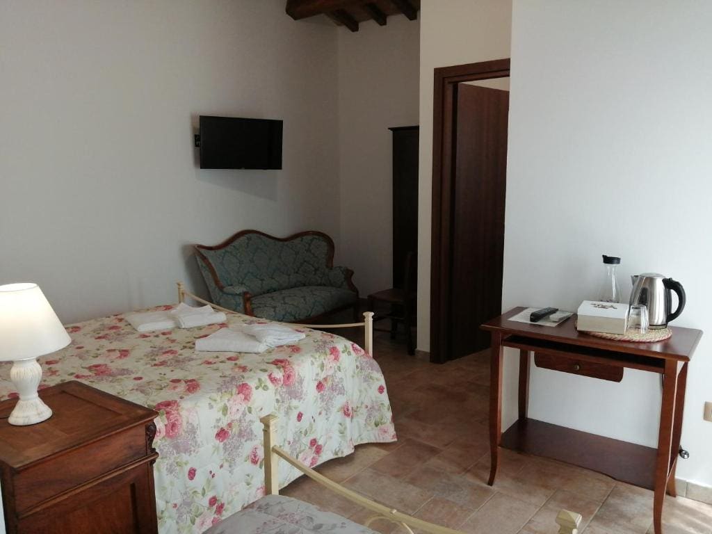 Triple Room with Private Bathroom room - Image 1