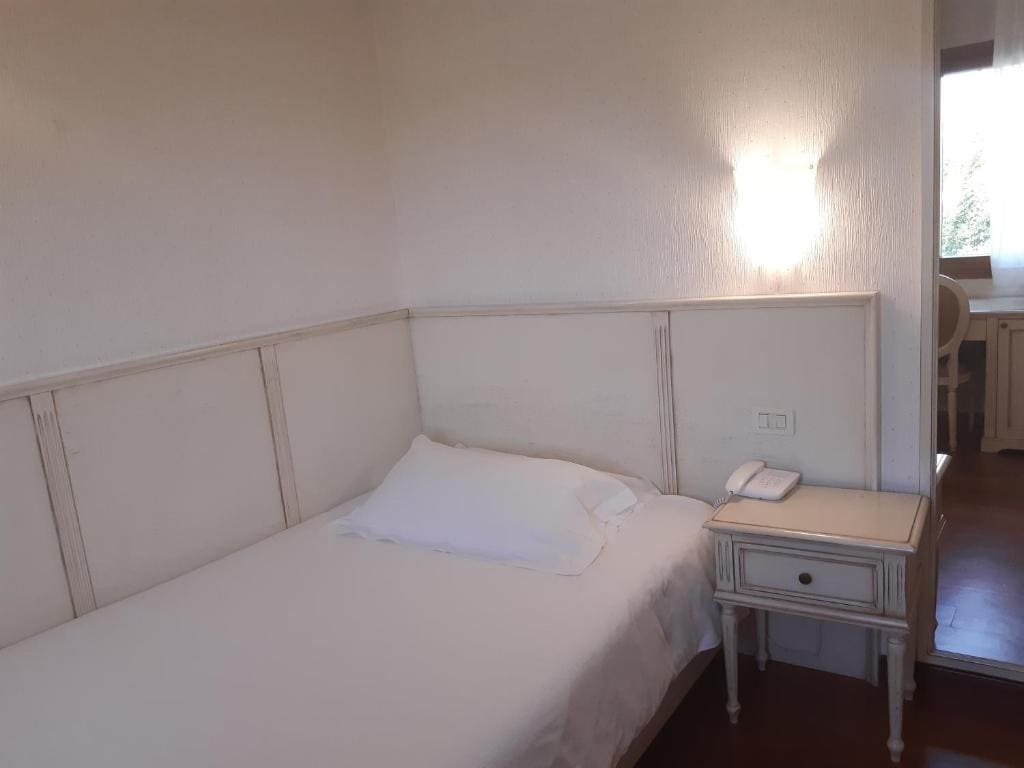 Standard Single Room room - Image 2
