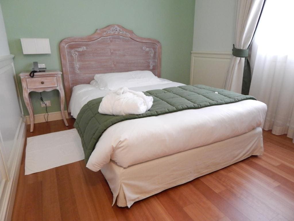 Superior Single Room room - Image 1