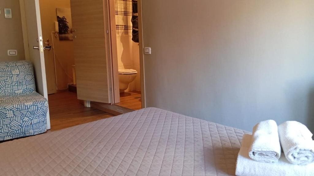 Classic Double Room room - Image 3