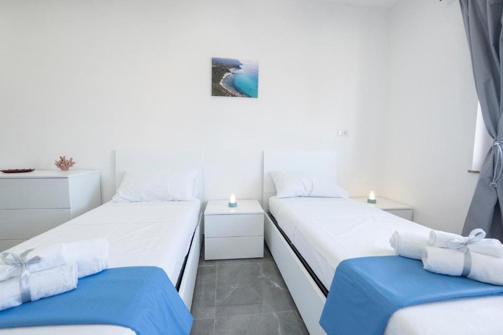 Deluxe Quadruple Room room - Image 2