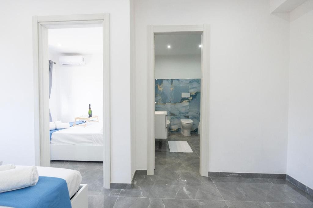 Deluxe Quadruple Room room - Image 3