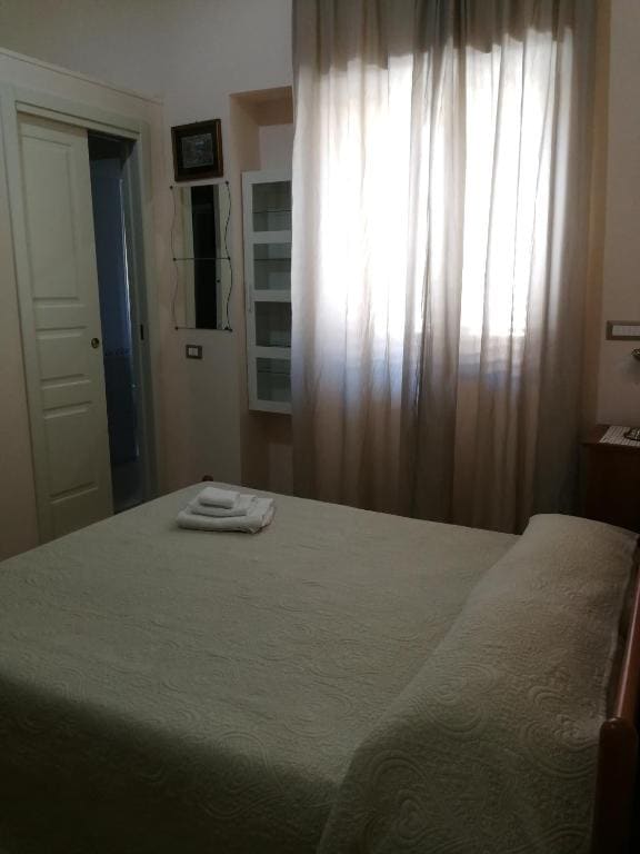 Quadruple Room with Shower room - Image 1