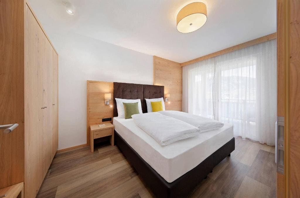 Apartment - Split Level room - Image 3