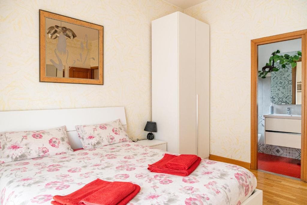 Double Room with Balcony room - Image 1