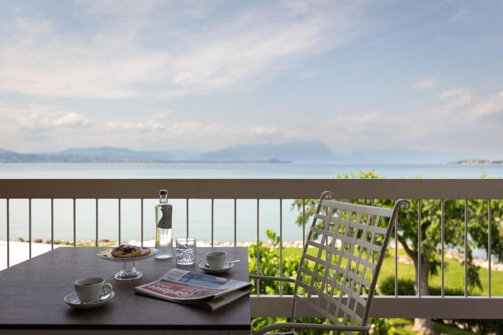 Superior Triple Room with Balcony and Lake View room - Image 2