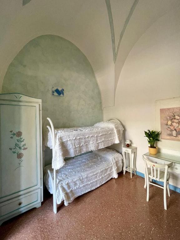 Quadruple Room with Private Bathroom room - Image 1