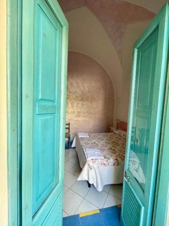 Quadruple Room with Private Bathroom room - Image 3