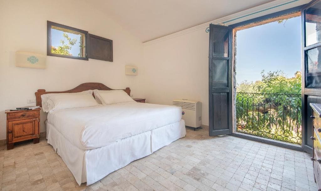 Superior Family Room with Sea View (2 Adults + 1 Child) room - Image 1