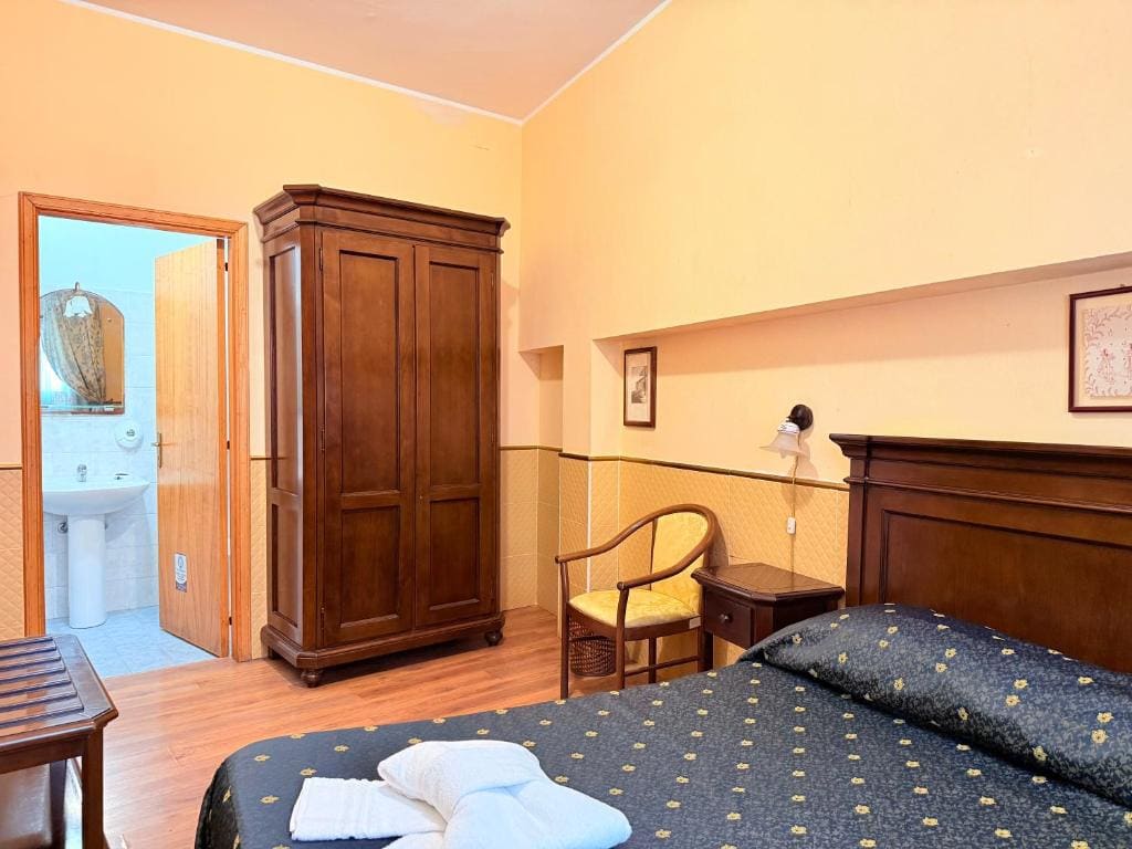 Double or Twin Room room - Image 3