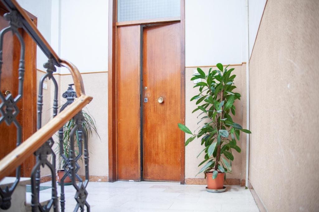 Double Room with Private External Bathroom room - Image 1