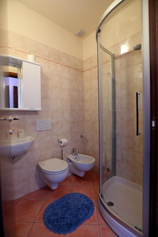 Small Double Room room - Image 1