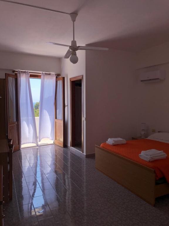 Triple Room with Sea View room - Image 2