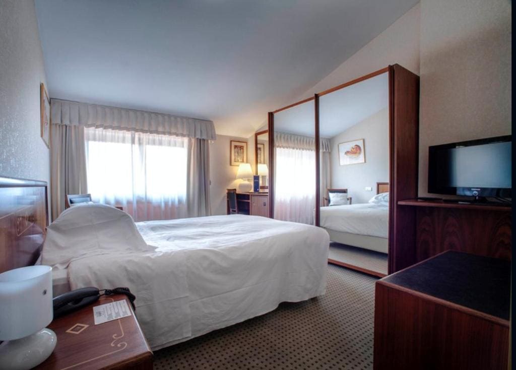 Double or Twin Room room - Image 3