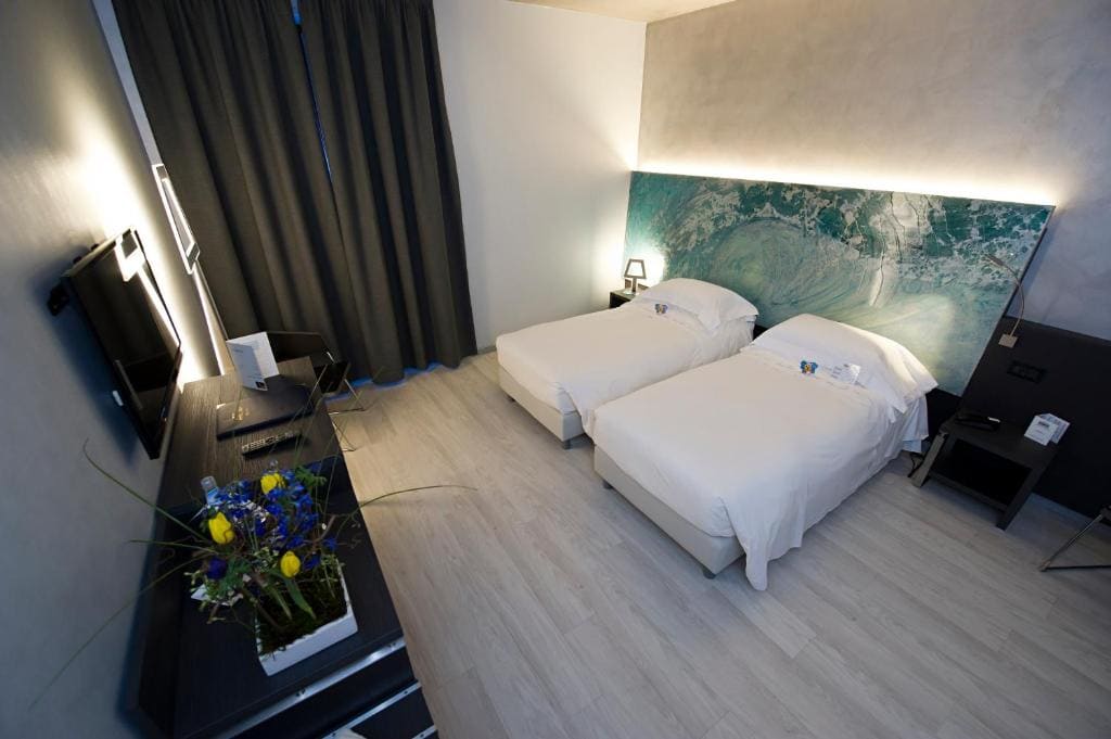 Superior Double or Twin Room room - Image 2