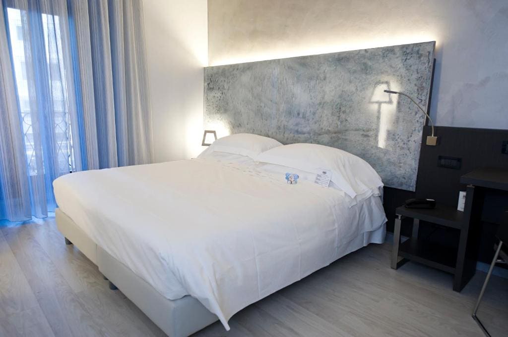 Superior Double or Twin Room room - Image 3