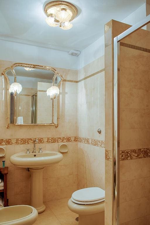 Suite room - Image 2