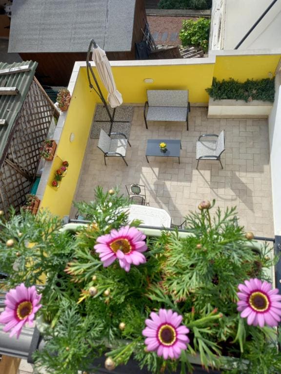 Double Room with Balcony room - Image 3