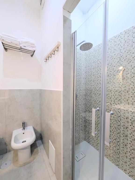 Queen Room with Sea View room - Image 1
