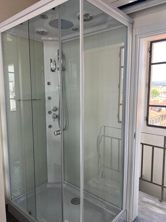 Junior Suite with Balcony room - Image 1