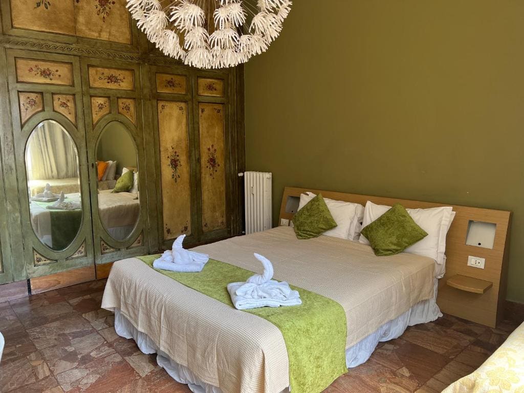 camera tripla superior con balcone room - Image 3