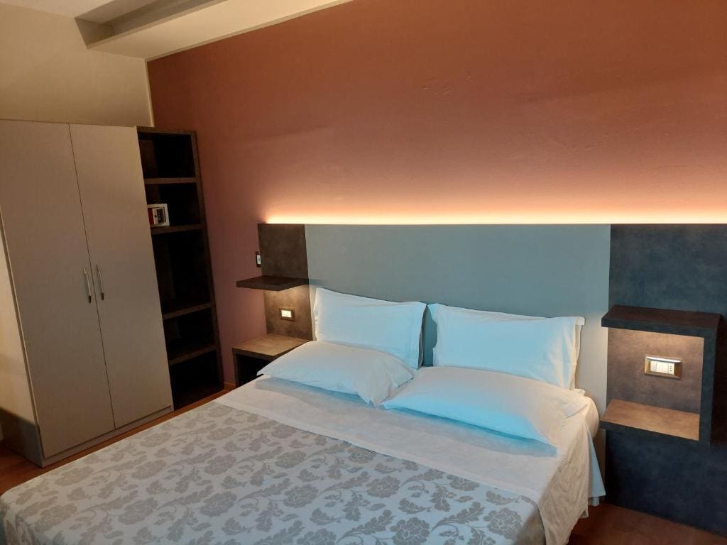 Deluxe Suite with Sea View room - Image 1