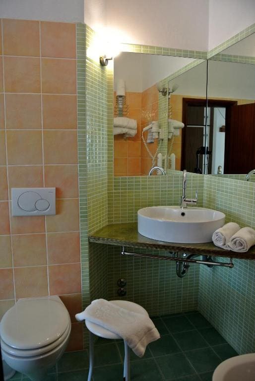 Standard Double or Twin Room room - Image 1