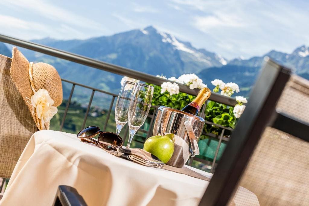 Double Room with Balcony and Mountain View room - Image 1