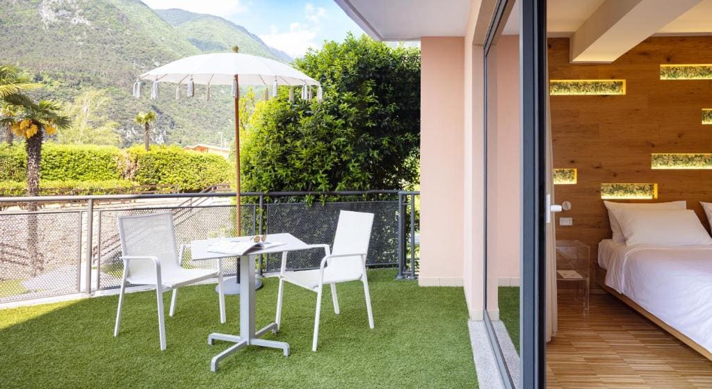 Junior Suite with Terrace and Park View room - Image 3