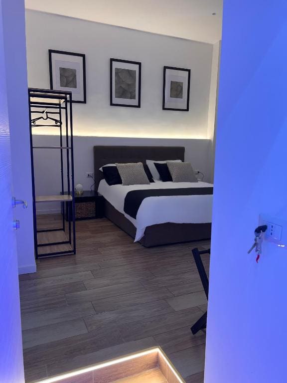 Double Room with Balcony room - Image 1