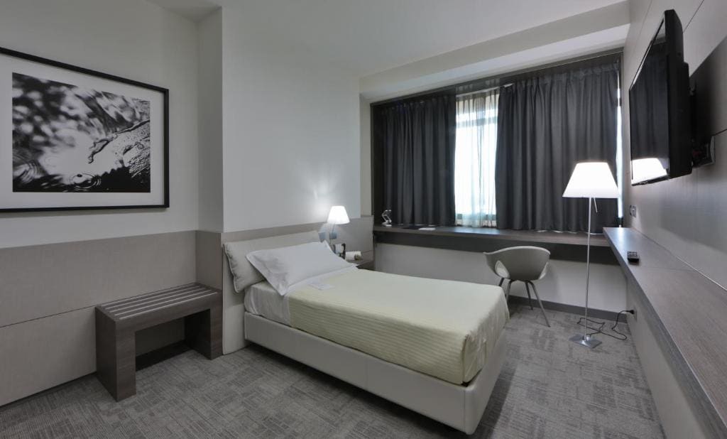 Classic Double Room room - Image 2