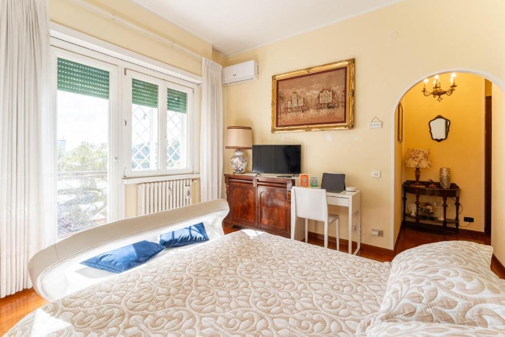 Room room - Image 3