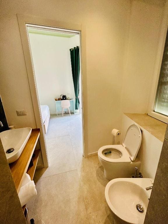 Double or Twin Room with Balcony room - Image 2